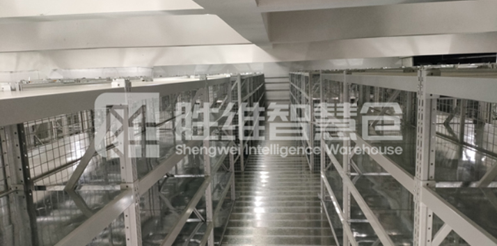 閣樓貨架助力企業實現倉庫空間三維化存儲，提高存取效率