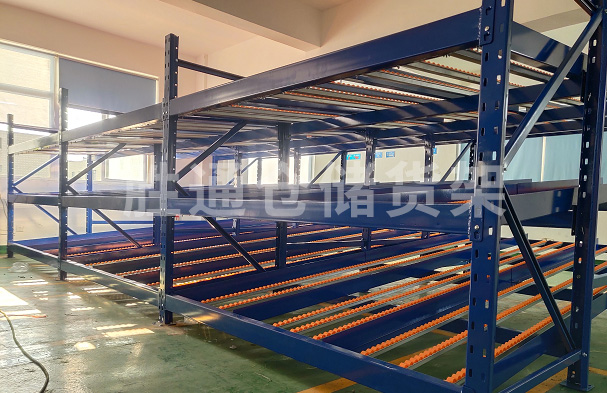 聯(lián)合華發(fā)五金流利條貨架.jpg 聯(lián)合華發(fā)五金流利條貨架.jpg